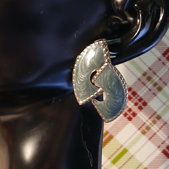 1980s Vintage Retro Shimmering Green/Blue/Gray Enamel Pierced Earrings #35W - Picture 3 of 14